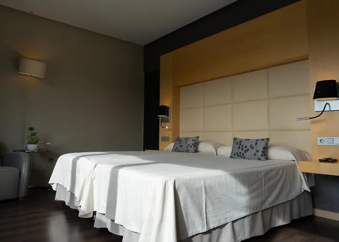 Hotel Claustros De